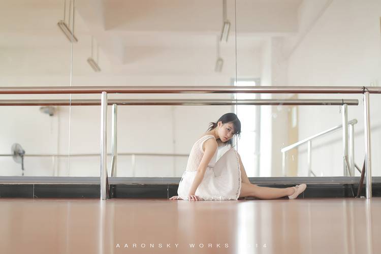 独自等候在舞蹈室的痴情少女-6