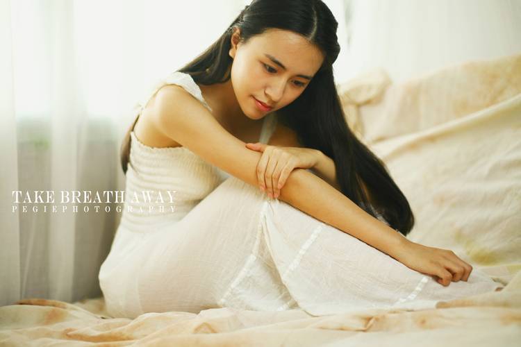 清纯少女独自承受的孤独-4