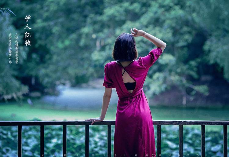 伊人红妆美艳少女亭台中的忧伤