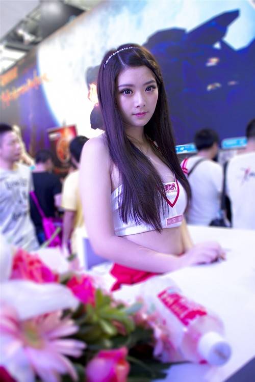 清纯妹纸甜美迷人另类美