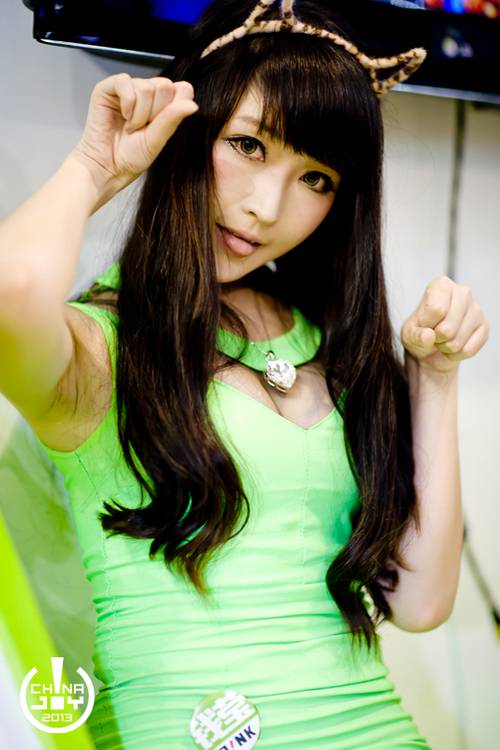 萌妹纸娇羞卖萌甜美十足-8