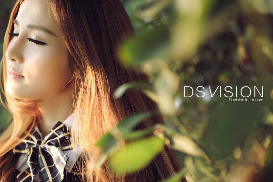 清纯美女迷人户外街拍写真-8