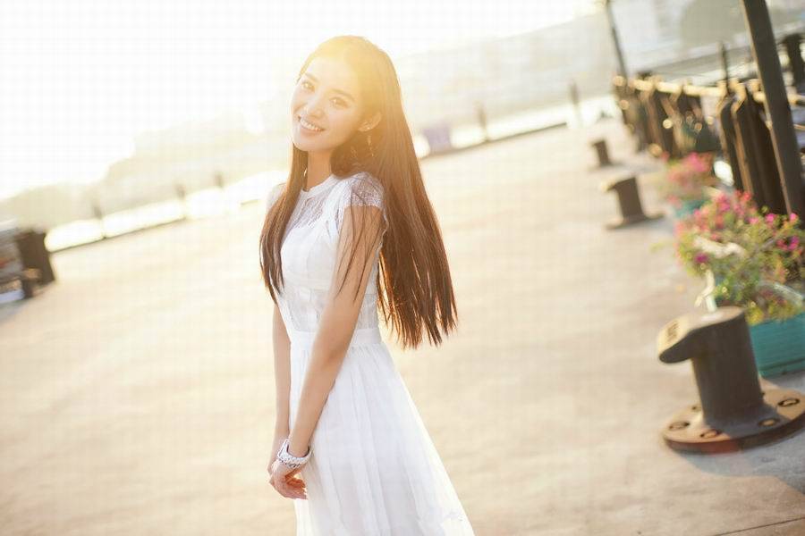 赵洁清纯迷人阳光写真-5