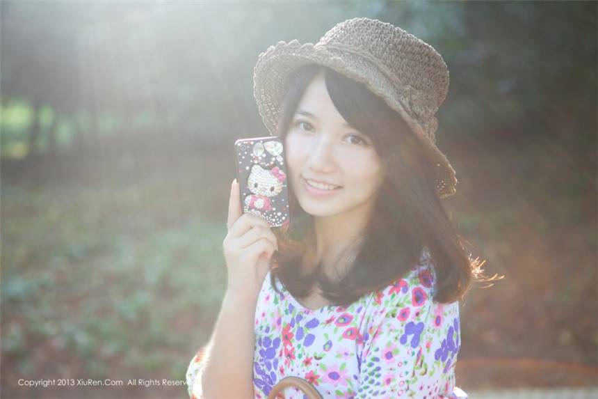 俏皮可爱女生阳光迷人写真-6