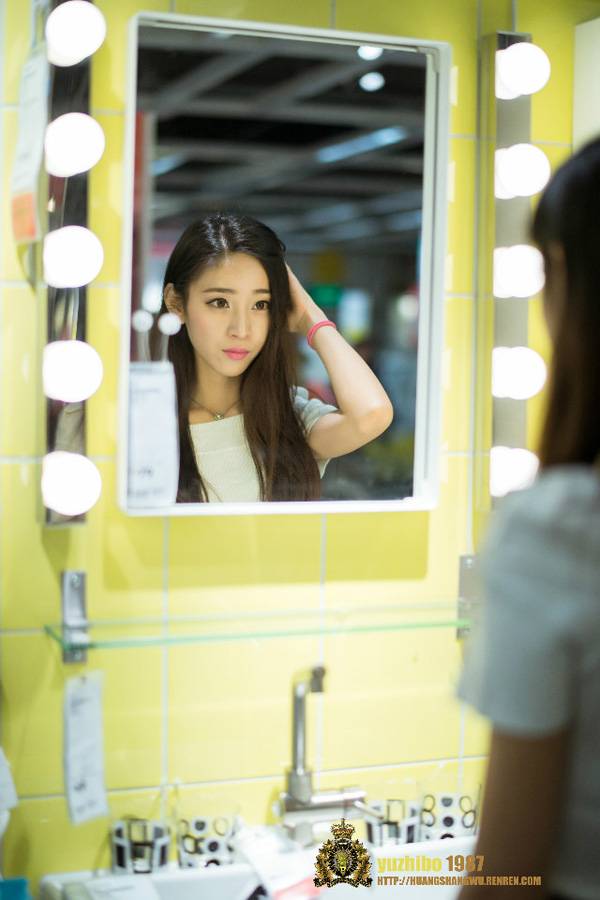 清纯校花迷人街拍甜美写真-4