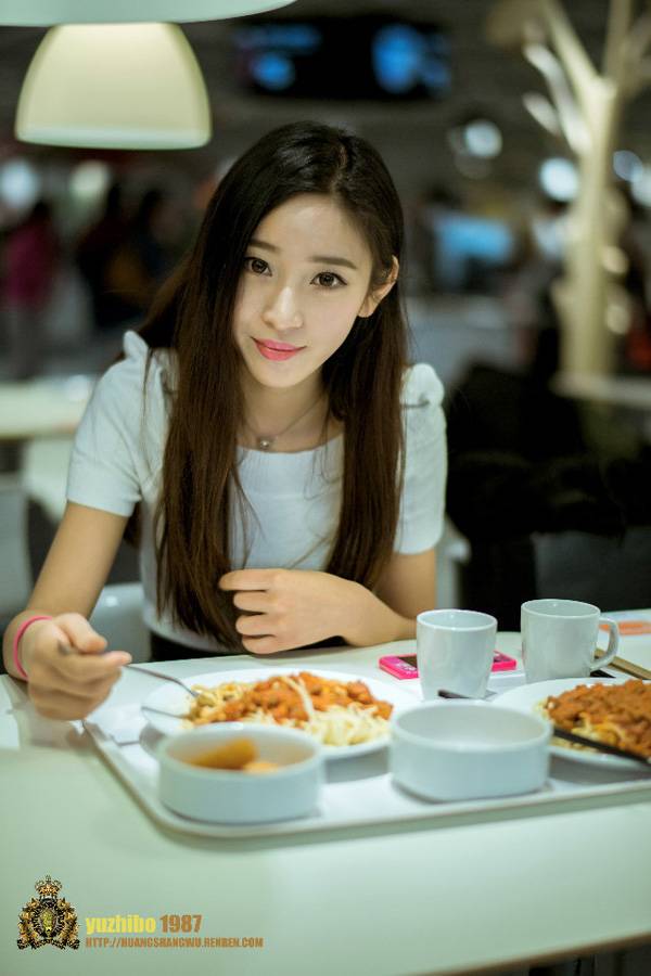 清纯校花迷人街拍甜美写真-9