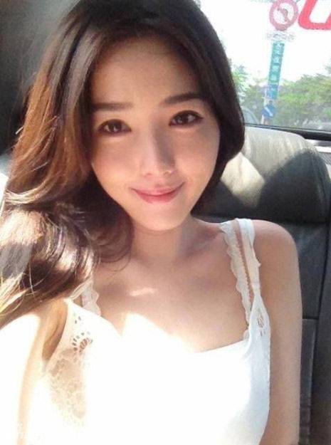 台湾甜心校花朱琦郁清纯迷人私照-3