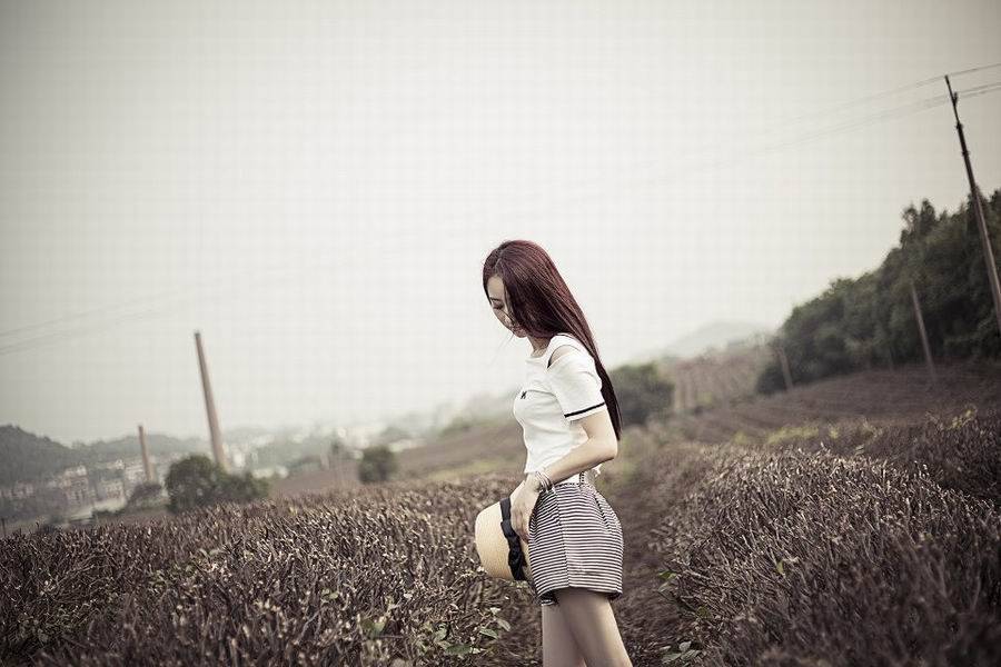 清纯美女迷人唯美外拍写真-5