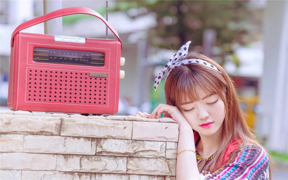 清纯美女迷人可爱户外写真