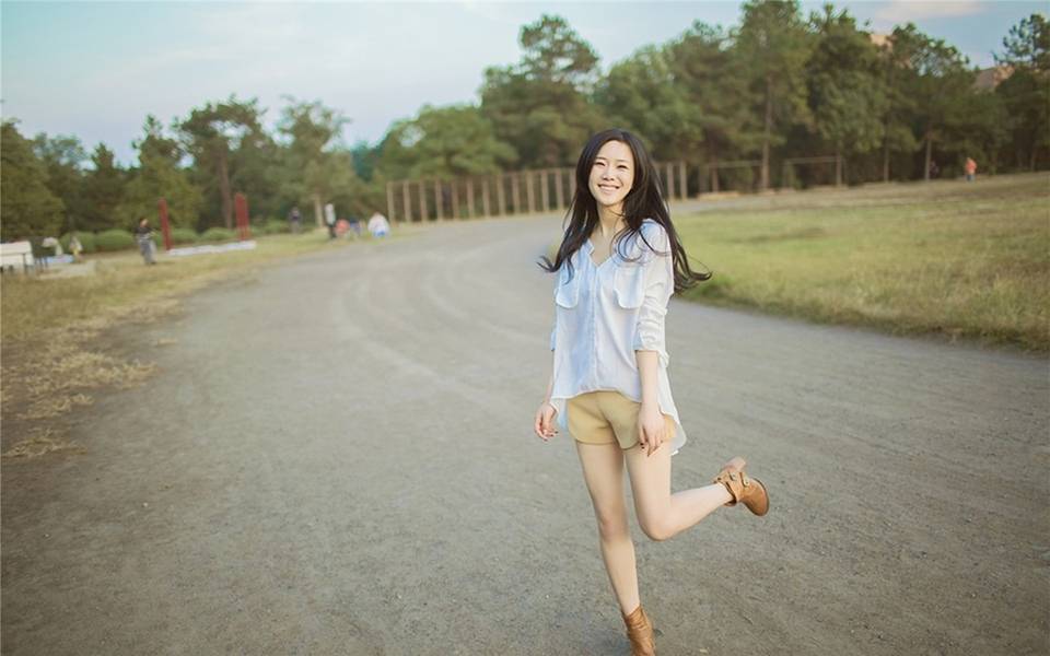 气质美女甜美清新写真-2