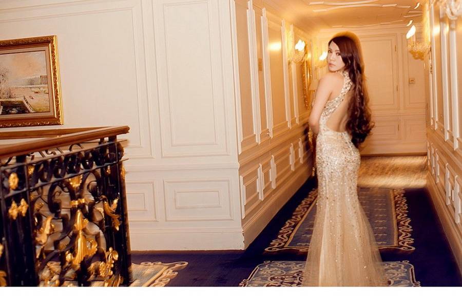 机车美女模特豹纹妩媚写真大图-5