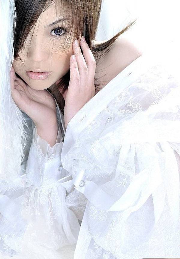 白色纯美可爱酥胸妖娆