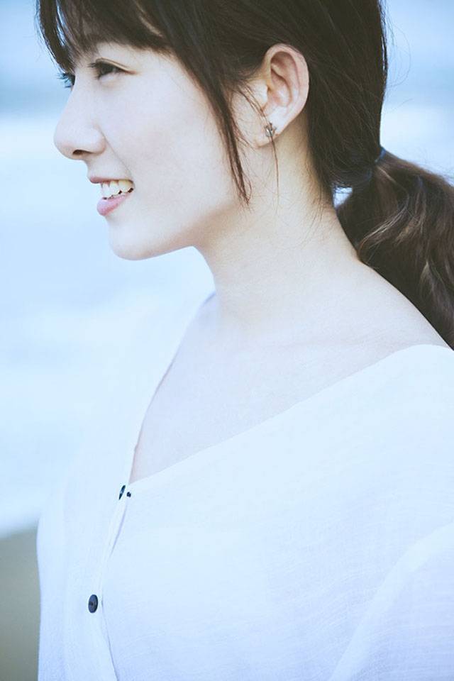 青春活力少女感受大海的磅礴-10