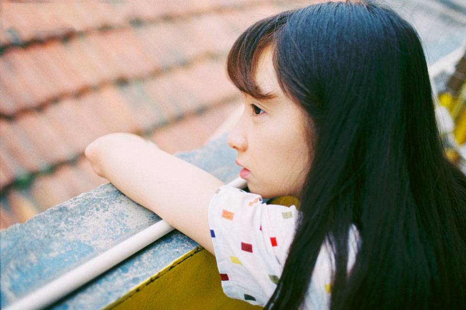 格子衫的甜美可爱少女-2