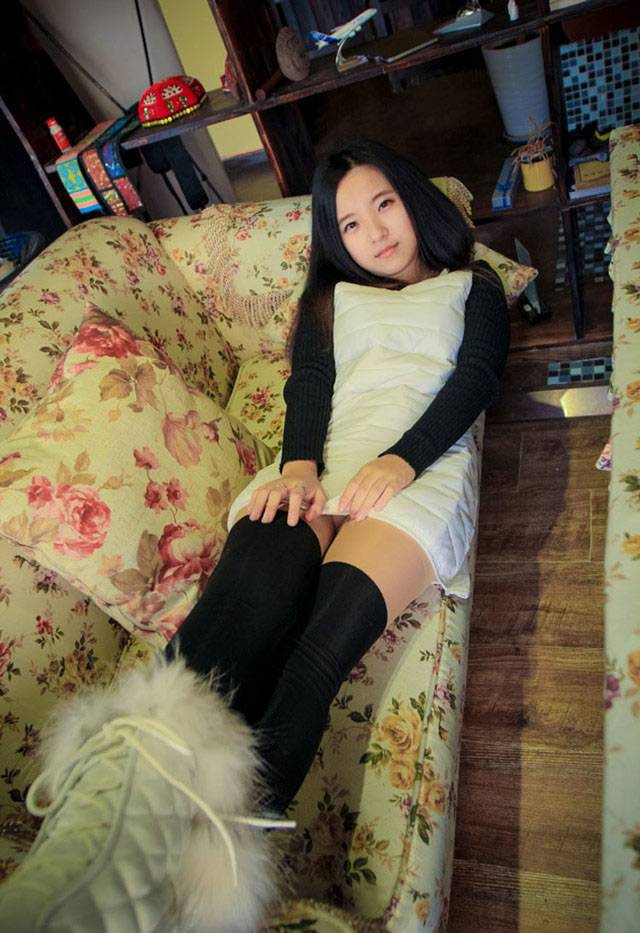 青春期萌动的小女孩