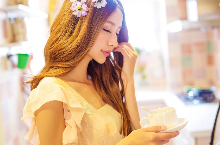 嫩模陈彦儿居家写真美cry了