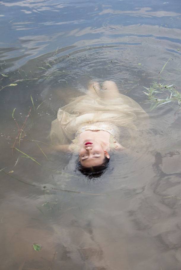 郑伊水中湿身仙气逼人-3