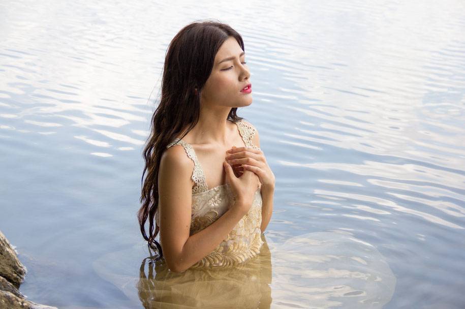 郑伊水中湿身仙气逼人-5