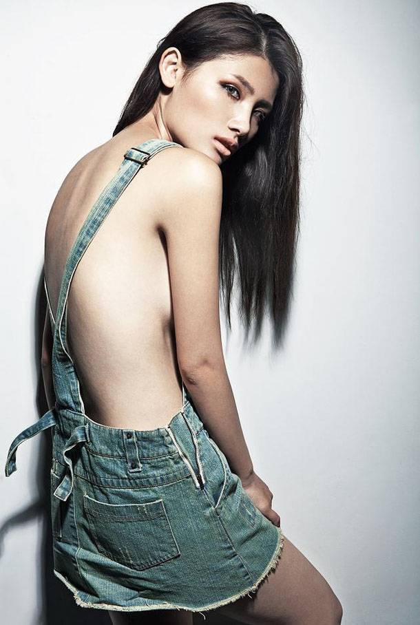 郑伊性感写真上演真空的诱惑-4