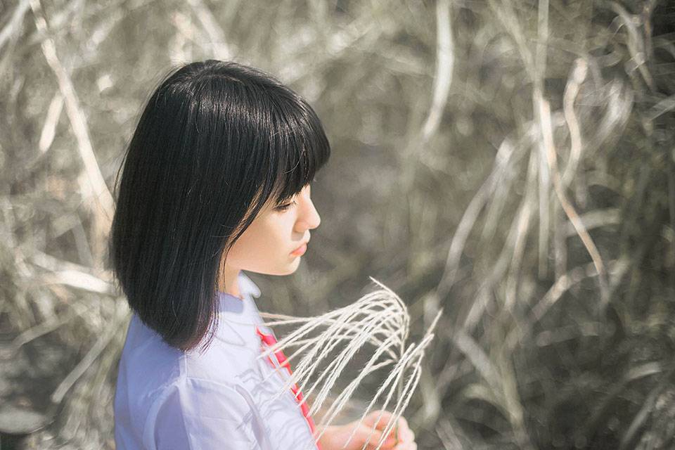 芦苇丛中的可爱校花-6