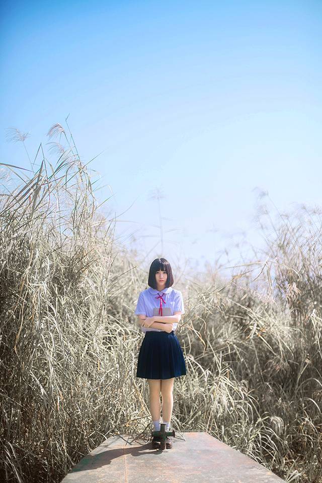 芦苇丛中的可爱校花-8