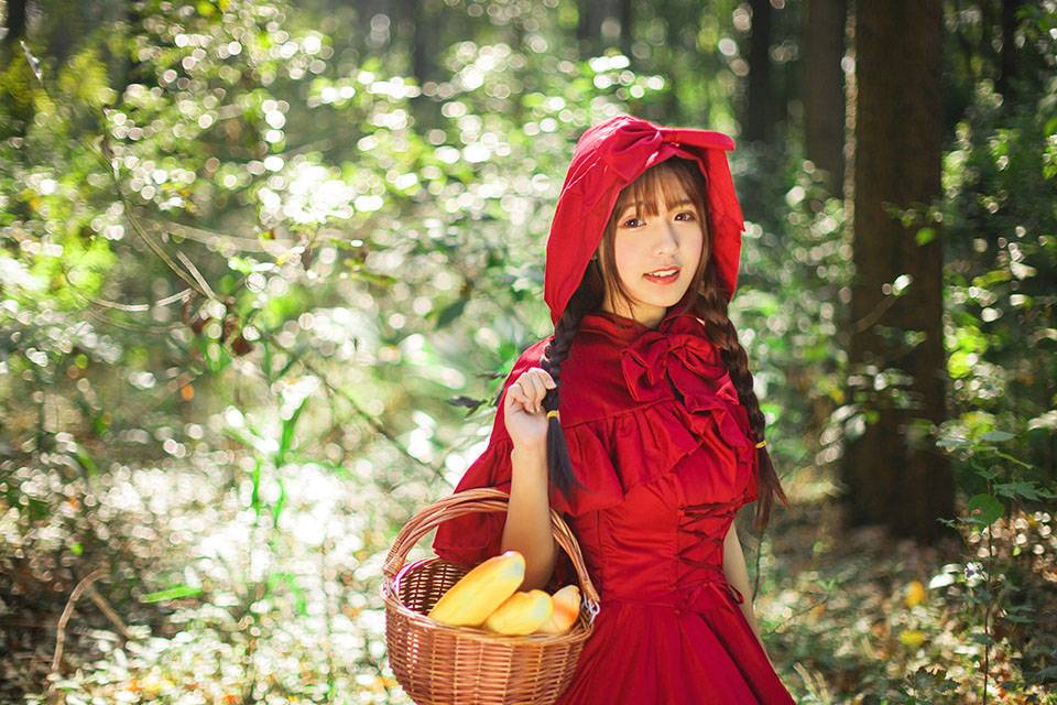 迷路的可爱小红帽-9