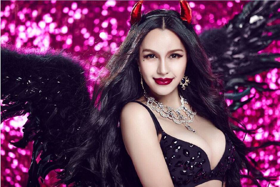 美女苏梓玲变身性感小恶魔-6