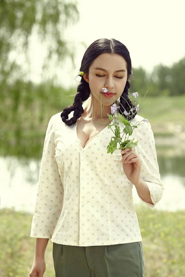 苏梓玲田园风写真 清纯性感两者兼备-4