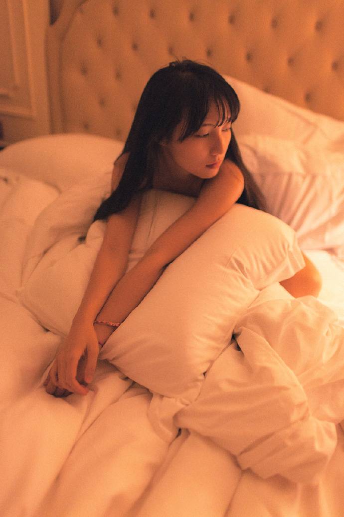 美胸少女的床上慵懒