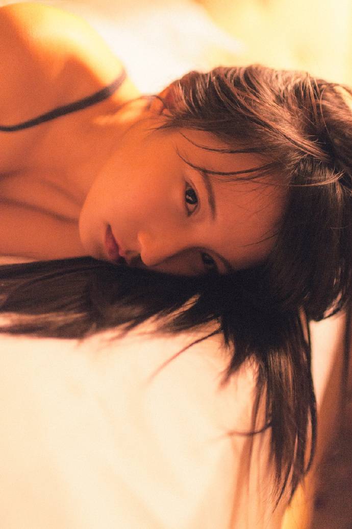 美胸少女的床上慵懒-7