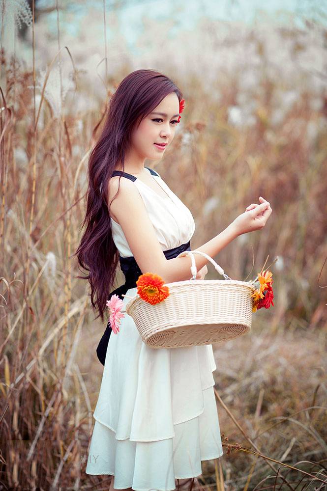 纯白美丽的白皙姑娘-3