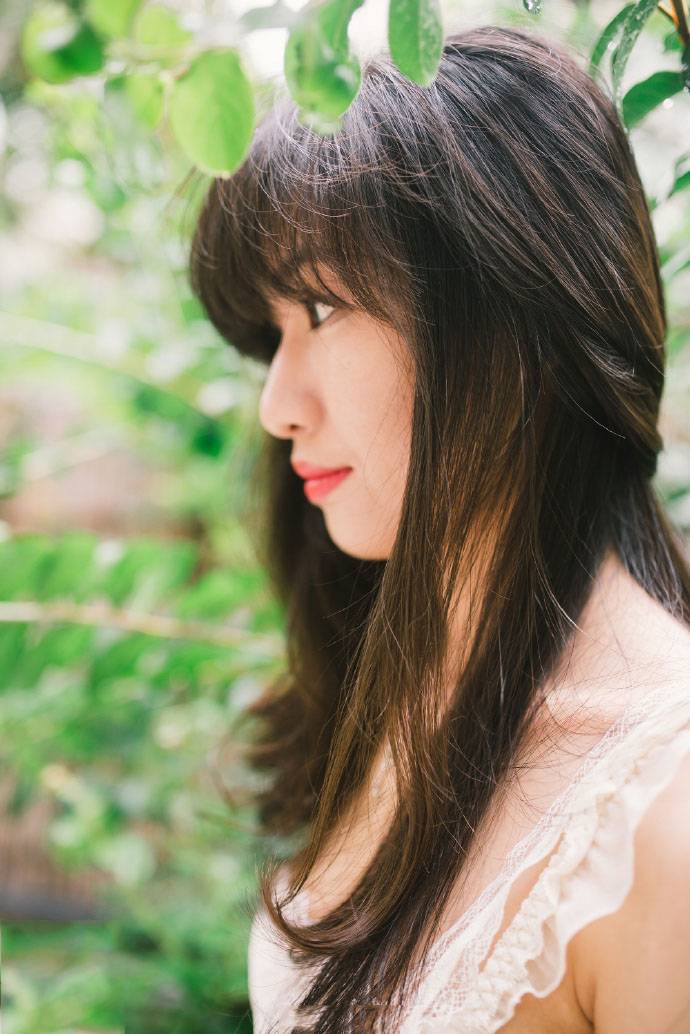 妖娆少女的红唇诱惑-6