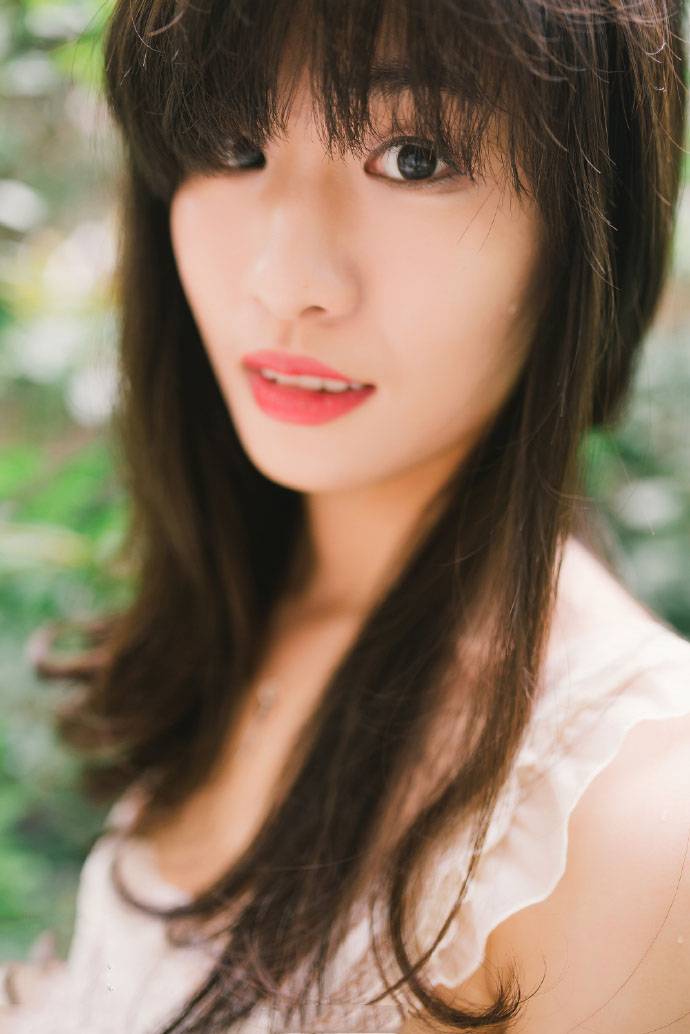 妖娆少女的红唇诱惑-7