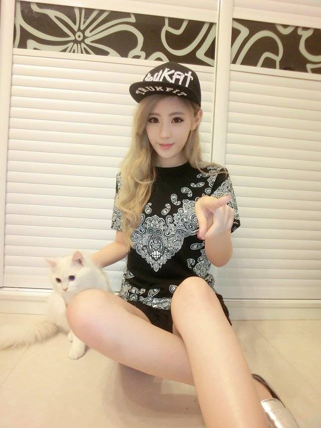 周维娜verna自拍服装照片集锦-3