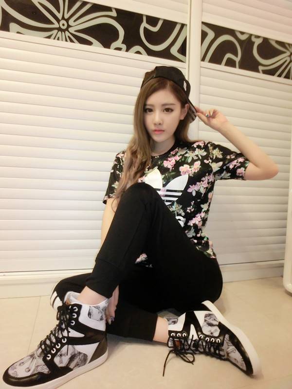 周维娜verna自拍服装照片集锦-9