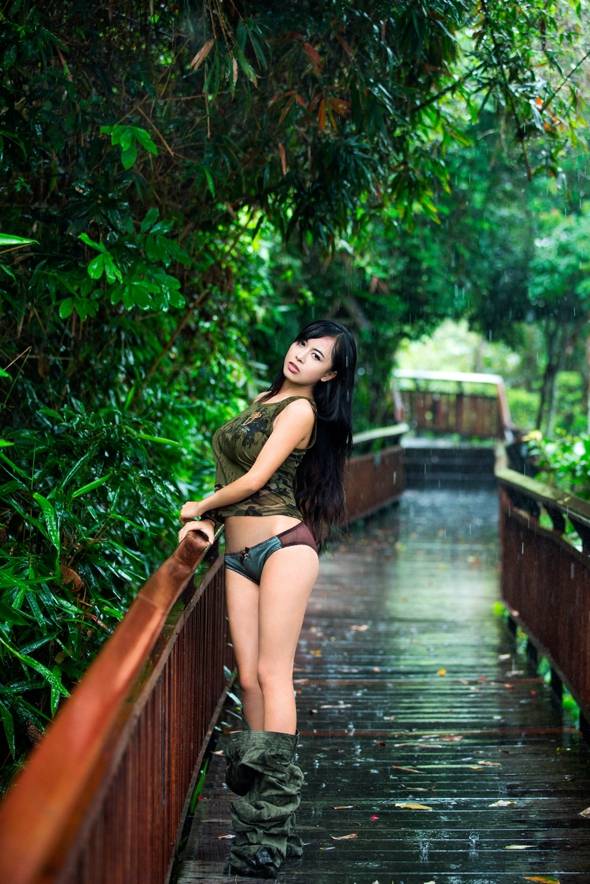 推女郎黄可狂野爆乳丛林诱惑写真-14