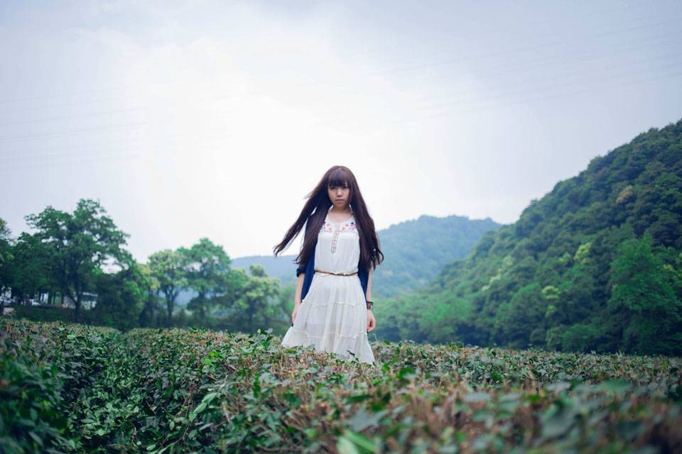 爱笑少女的田野风情-5