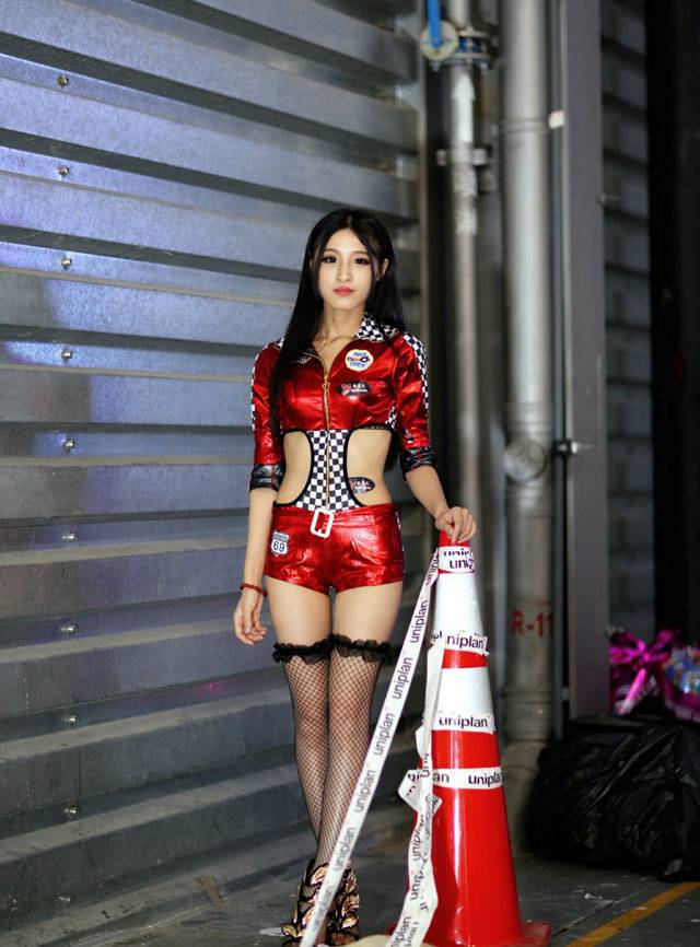 美女程茧儿性感魅惑写真