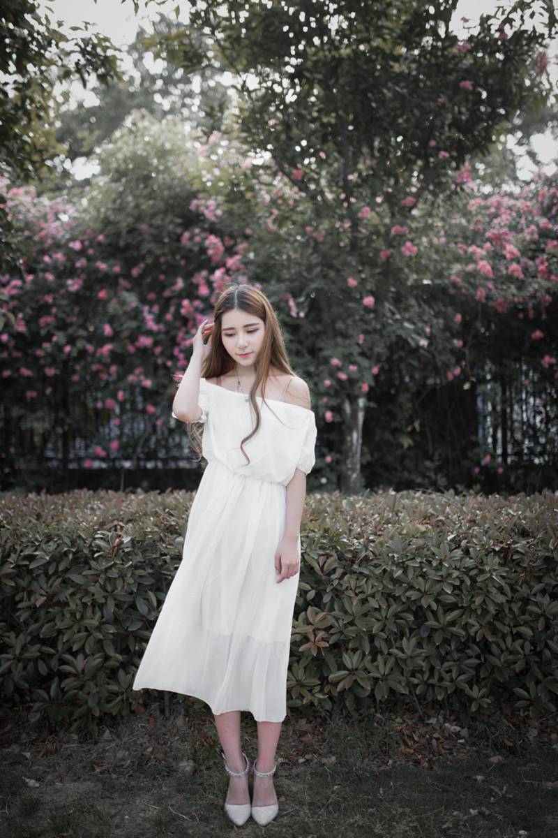 白衣美女室外唯美摄影写真-6