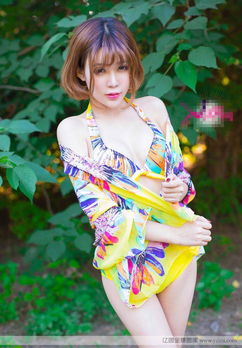 性感少妇Alin美胸露沟性感销魂私房写真-22