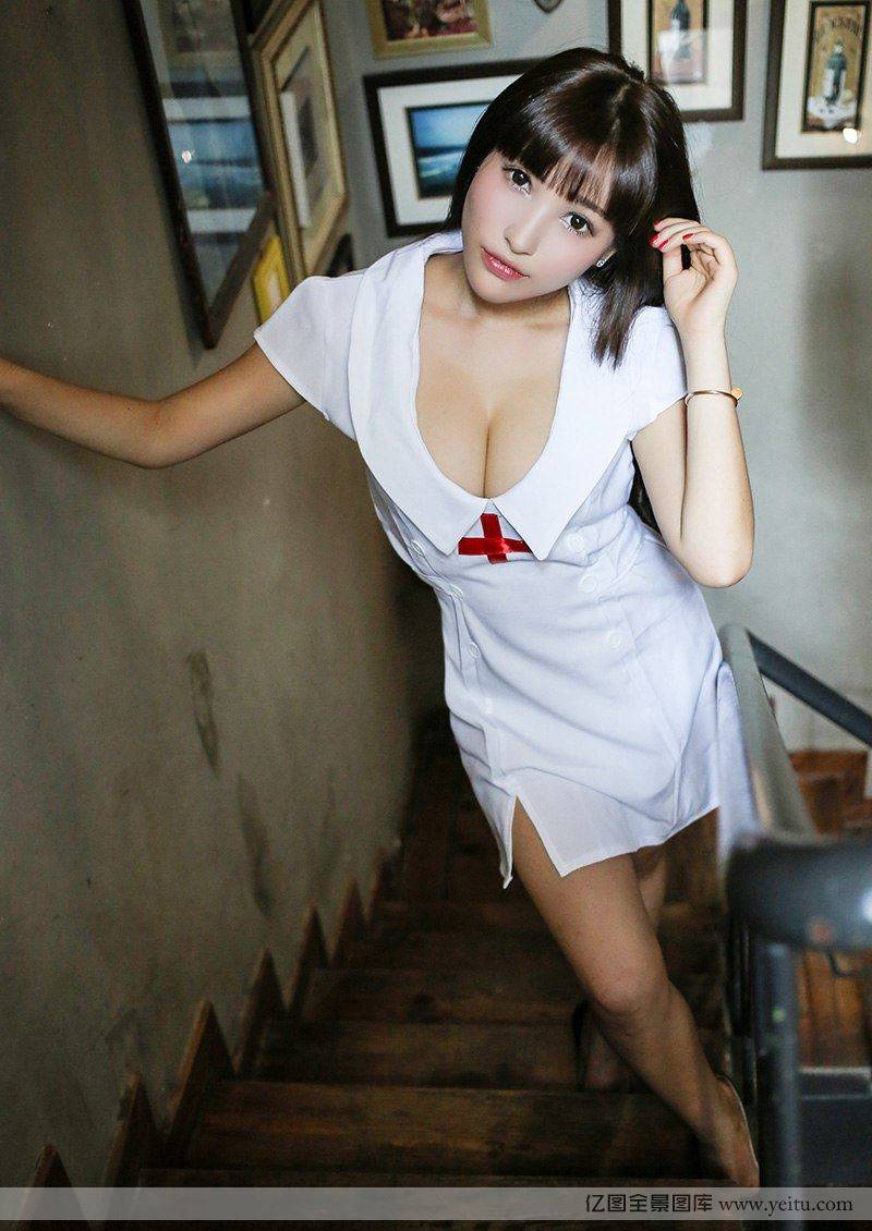 美女护士妮可可制服诱惑娇艳欲滴高清写真-22