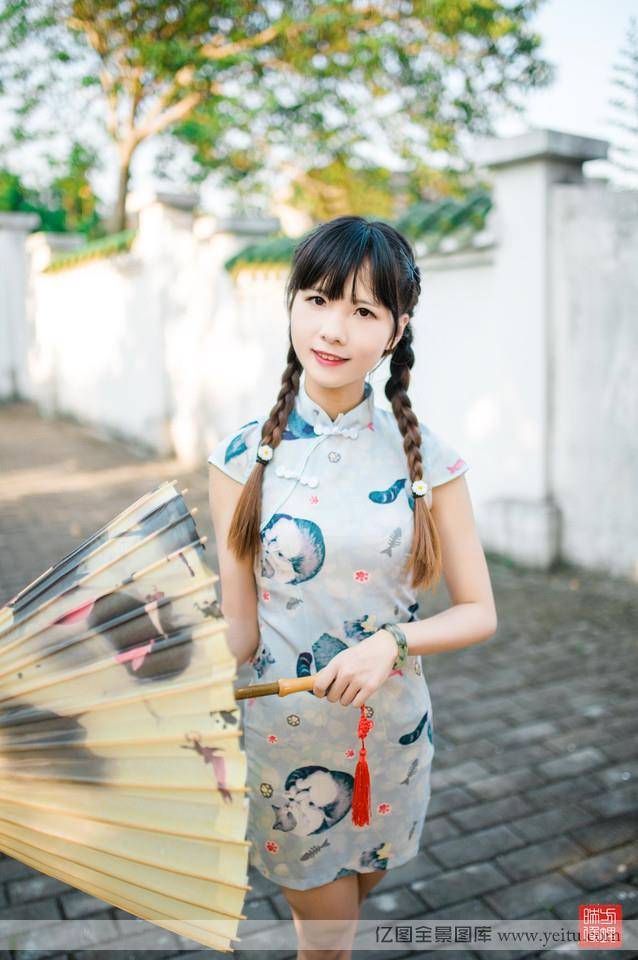 清新旗袍美女快乐时光可爱写真-12