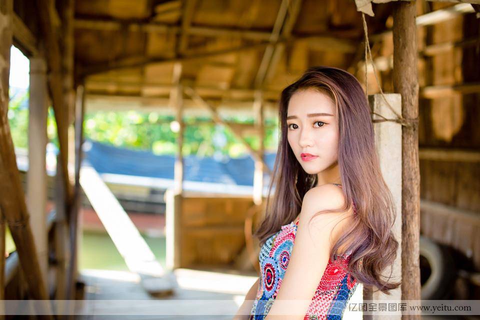 清新长发少女紫藤花下纯情写真-9