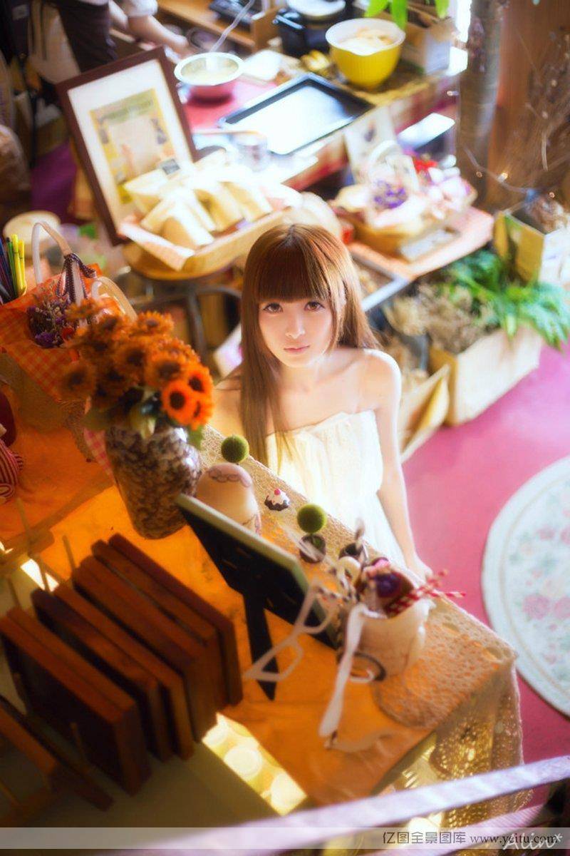 长发美女清纯甜美彰显幸福时光-5