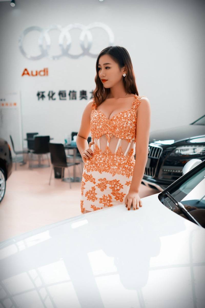 惊艳车展美女模特靓丽身材性感写真-3