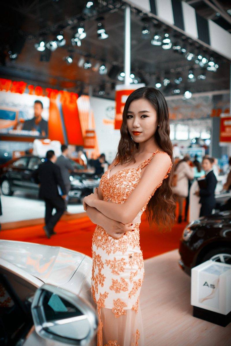 惊艳车展美女模特靓丽身材性感写真-4