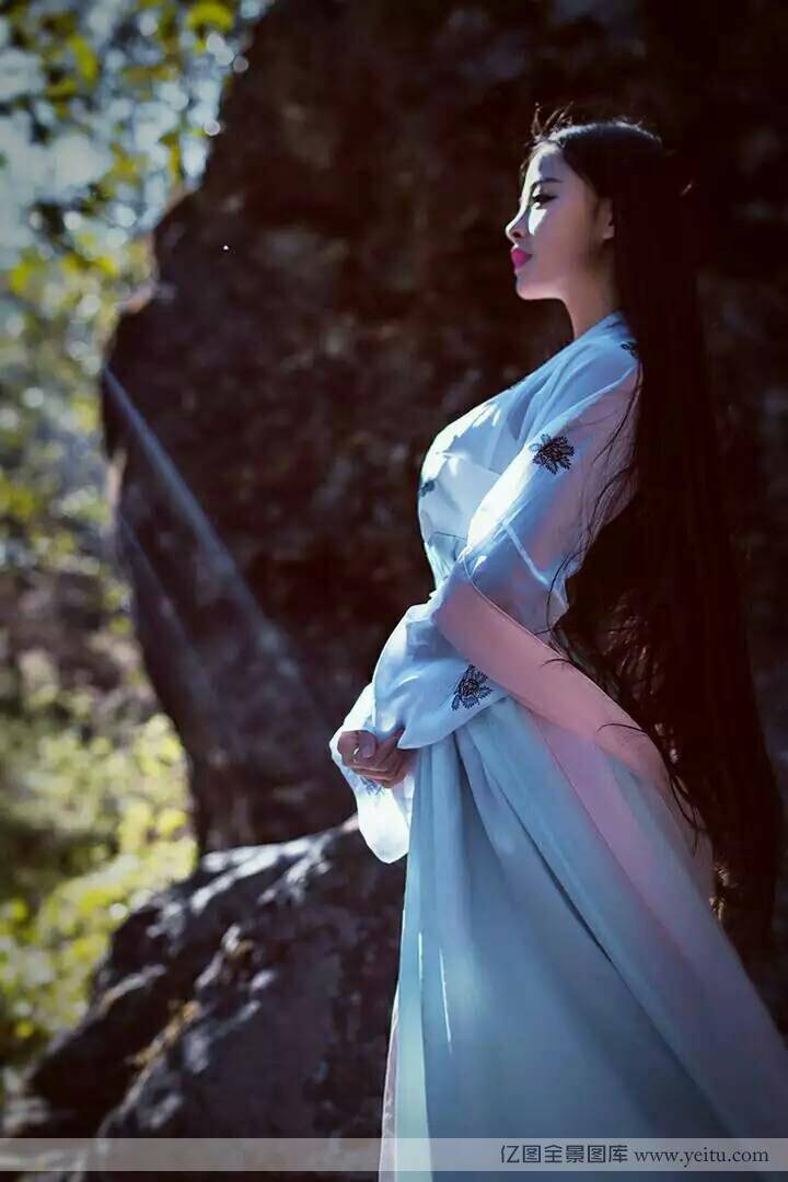 古装美女樱敏儿儿清丽脱俗室外写真-5