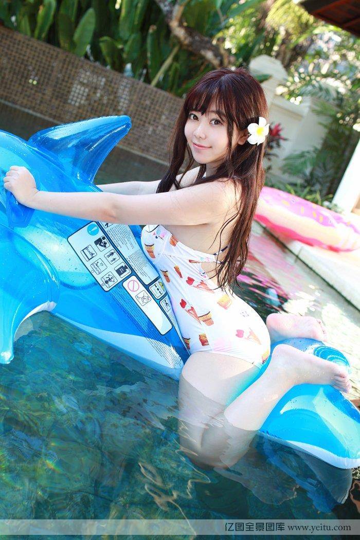 性感美女刘飞儿海南度假晒美胸-24
