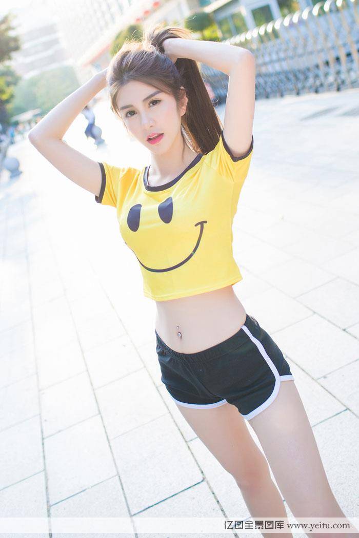 爱蜜社美女模特李七喜丝袜美腿酥胸半露性感热裤私房写真-33