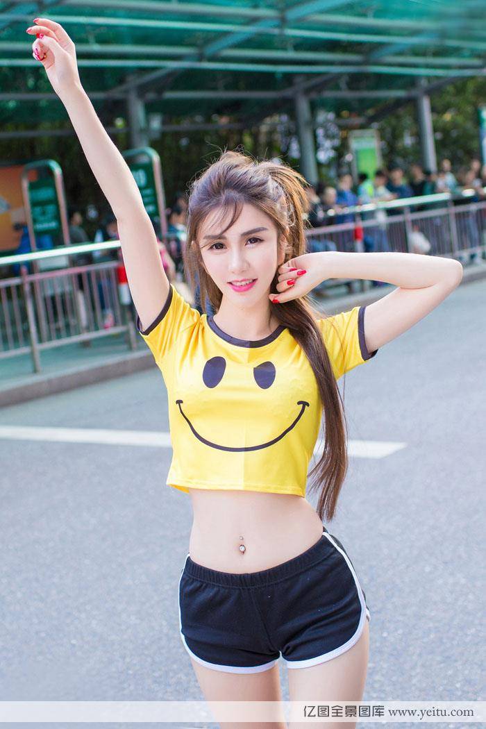 爱蜜社美女模特李七喜丝袜美腿酥胸半露性感热裤私房写真-40